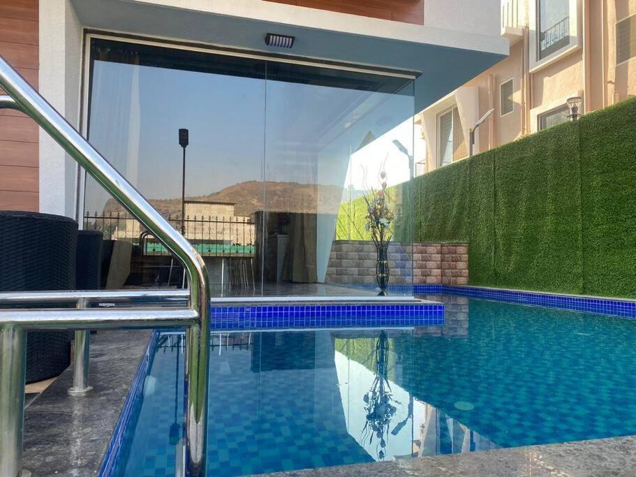 Mount Resorts Lonavala 5 Bhk Luxurious Villa With Private Pool And Full Size Cricket Football Turf Εξωτερικό φωτογραφία