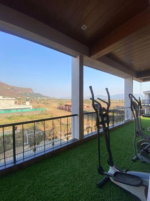 Mount Resorts Lonavala 5 Bhk Luxurious Villa With Private Pool And Full Size Cricket Football Turf Εξωτερικό φωτογραφία