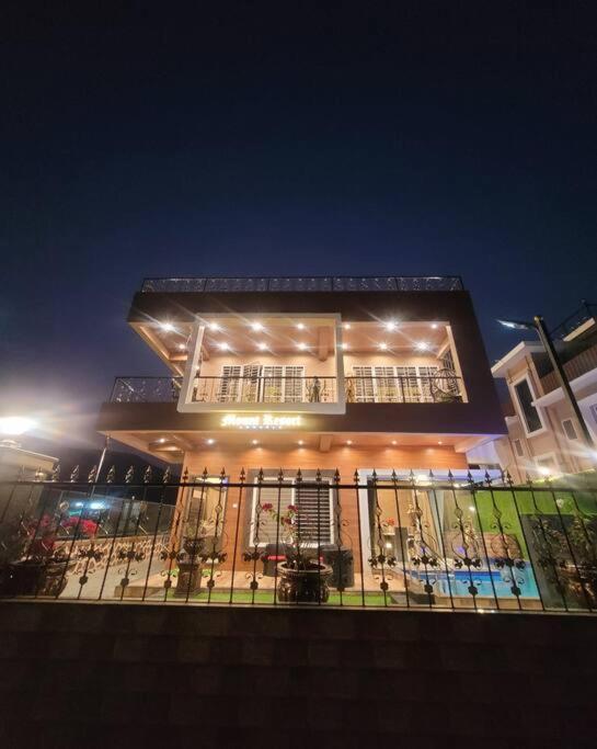 Mount Resorts Lonavala 5 Bhk Luxurious Villa With Private Pool And Full Size Cricket Football Turf Εξωτερικό φωτογραφία