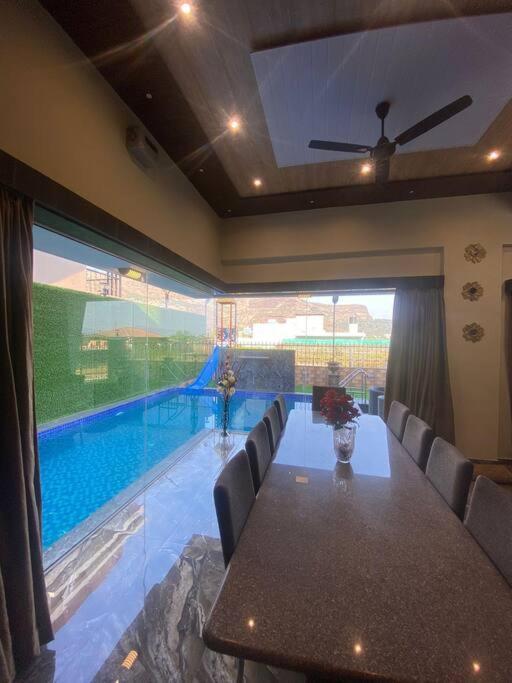 Mount Resorts Lonavala 5 Bhk Luxurious Villa With Private Pool And Full Size Cricket Football Turf Εξωτερικό φωτογραφία
