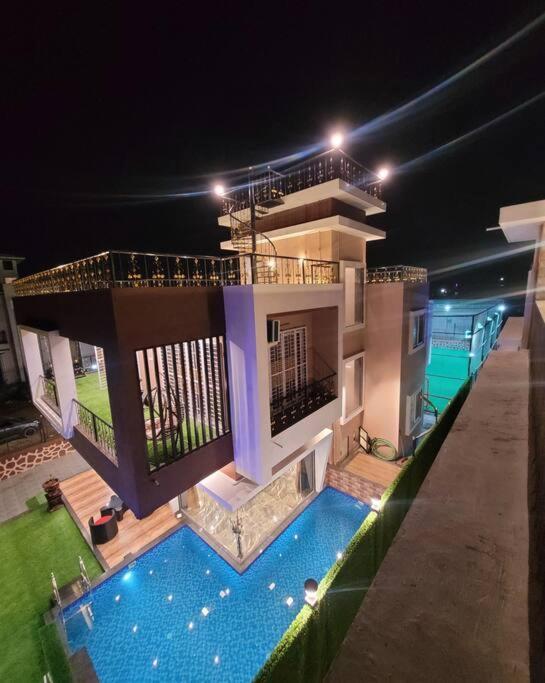 Mount Resorts Lonavala 5 Bhk Luxurious Villa With Private Pool And Full Size Cricket Football Turf Εξωτερικό φωτογραφία